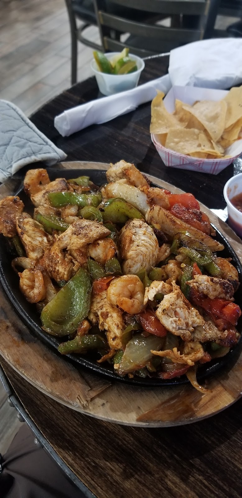 Chicos Tacos | restaurant | 1641 McCulloch Blvd N #21, Lake Havasu City, AZ 86403, USA | 9286807010 OR +1 928-680-7010