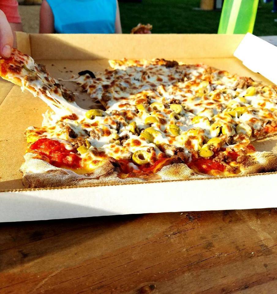 Pleasant Grove Pizza Farm | restaurant | 41142 160th St, Waseca, MN 56093, USA | 7155230857 OR +1 715-523-0857