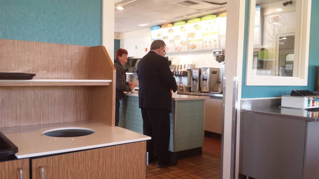 Captain Ds | restaurant | 1665 Sycamore View Rd, Memphis, TN 38134, USA | 9013804355 OR +1 901-380-4355