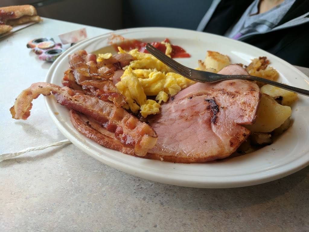 Windmill Diner | meal takeaway | 245 Danbury Rd, New Milford, CT 06776, USA | 8603541218 OR +1 860-354-1218