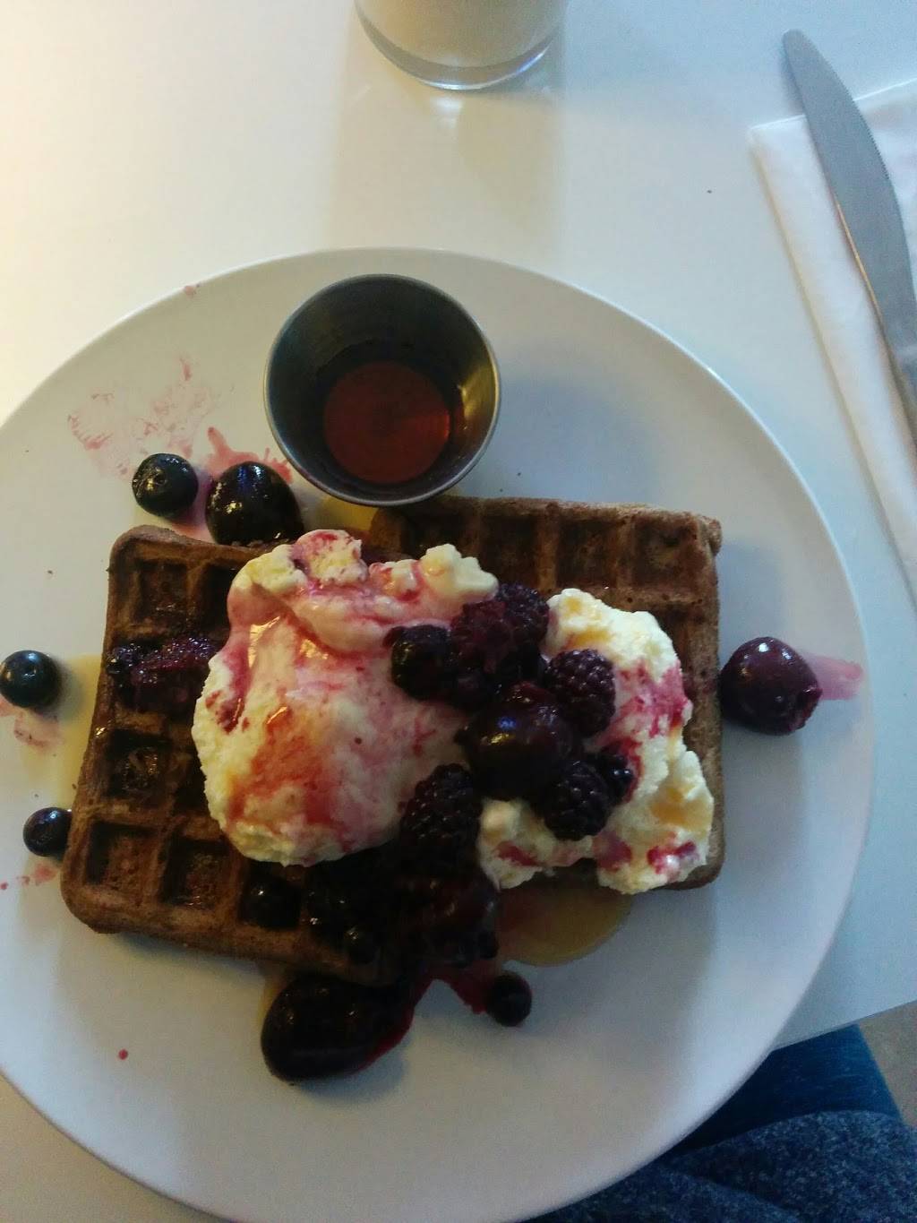 Indigo Lounge Holistic Wellness Centre & Eatery | restaurant | 264 Tillson Ave, Tillsonburg, ON N4G 3B3, Canada | 5196881188 OR +1 519-688-1188