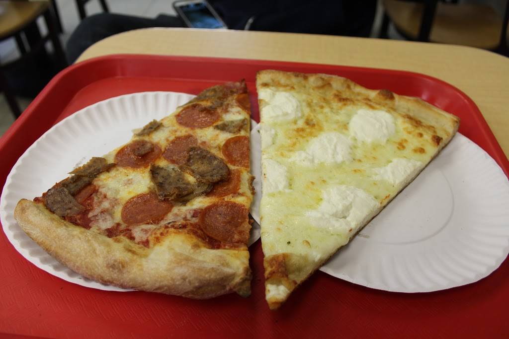 Famous Original Ray’s Pizza | restaurant | 204 9th Ave, New York, NY 10011, USA | 2122431129 OR +1 212-243-1129