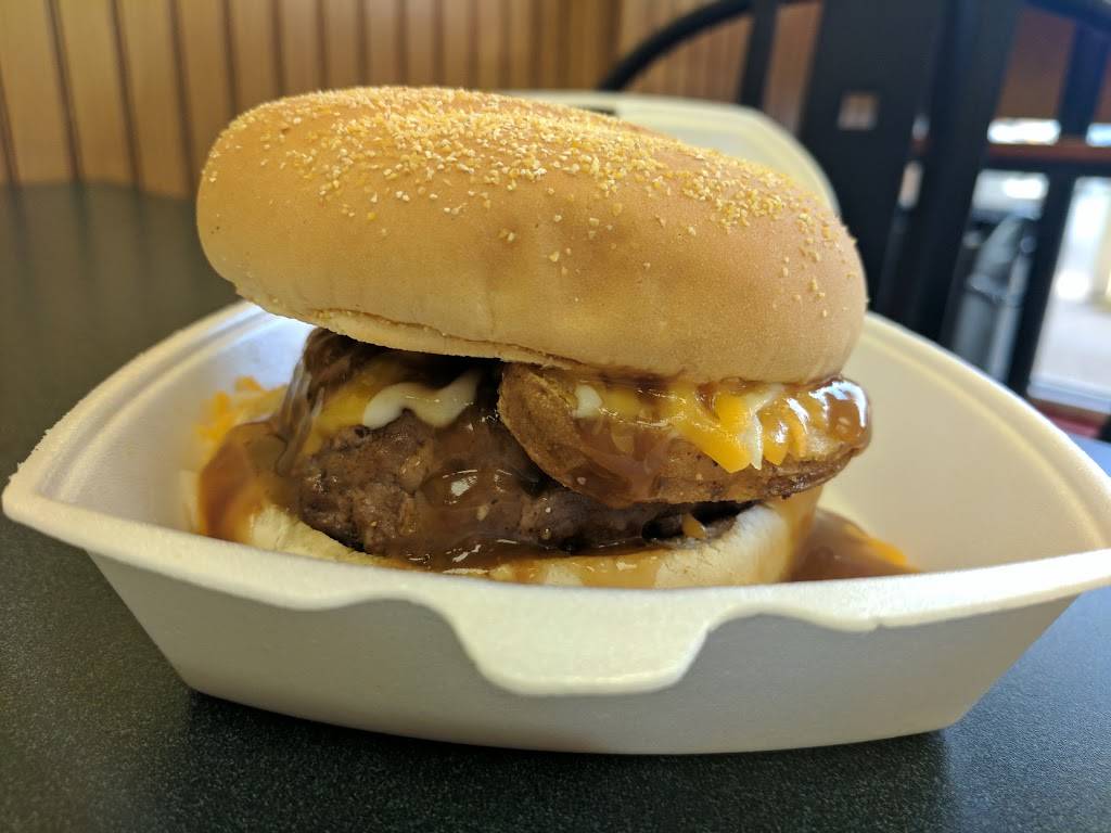 Queen Street Burger and Taters | restaurant | 45 Queen St N, Mississauga, ON L5N 1A2, Canada | 9058261244 OR +1 905-826-1244