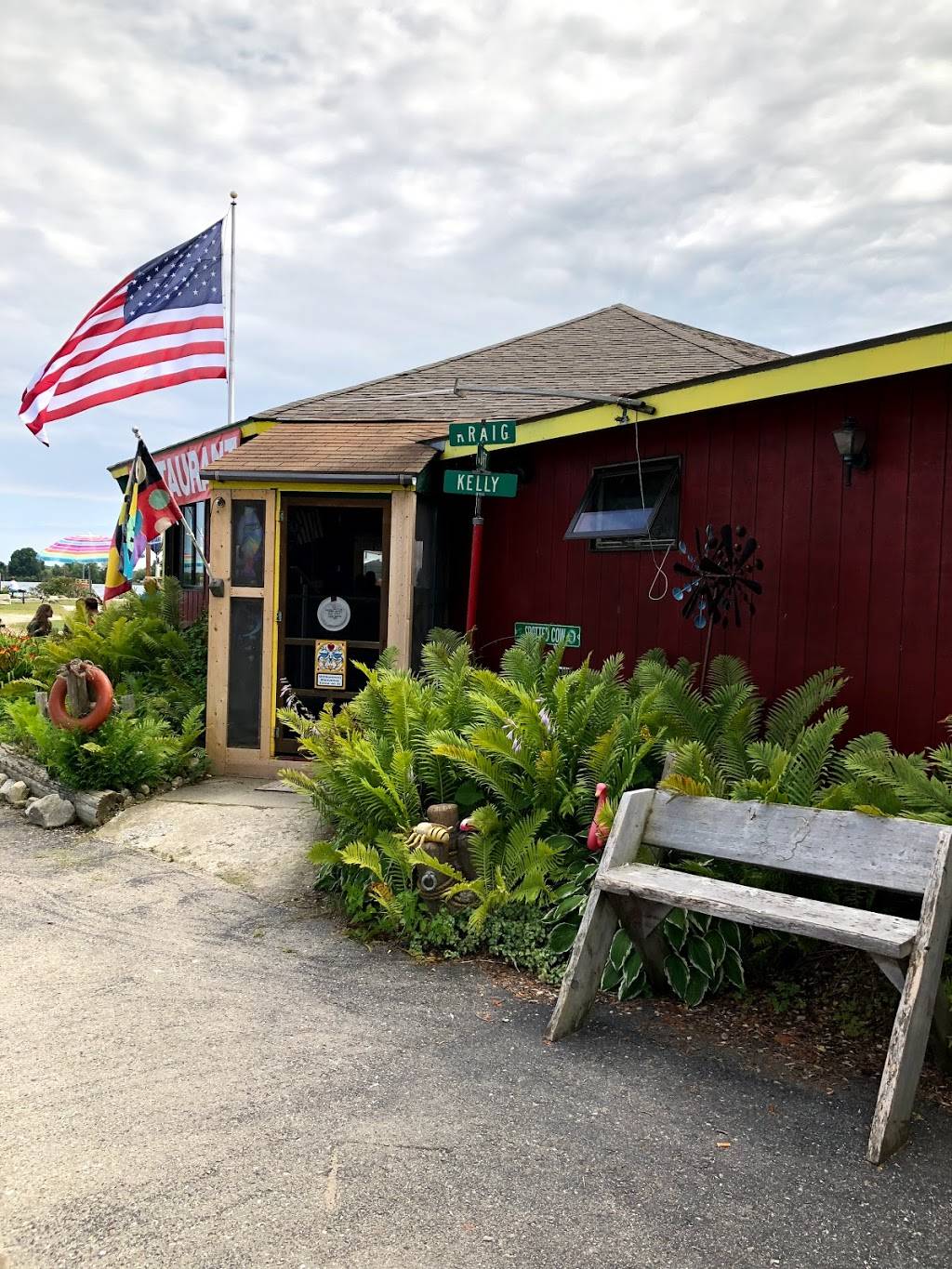 Ships Wheel Restaurant | restaurant | 238 Lobdell Point Rd, Washington, WI 54246, USA | 9208472640 OR +1 920-847-2640