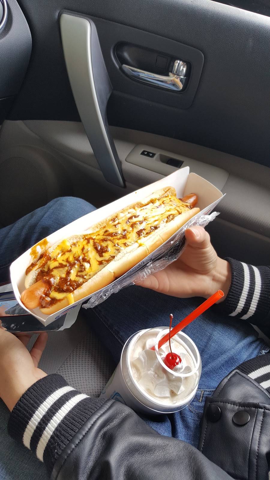 Sonic Drive-In | restaurant | 1380 Deer Park Ave, North Babylon, NY 11703, USA | 6312422700 OR +1 631-242-2700