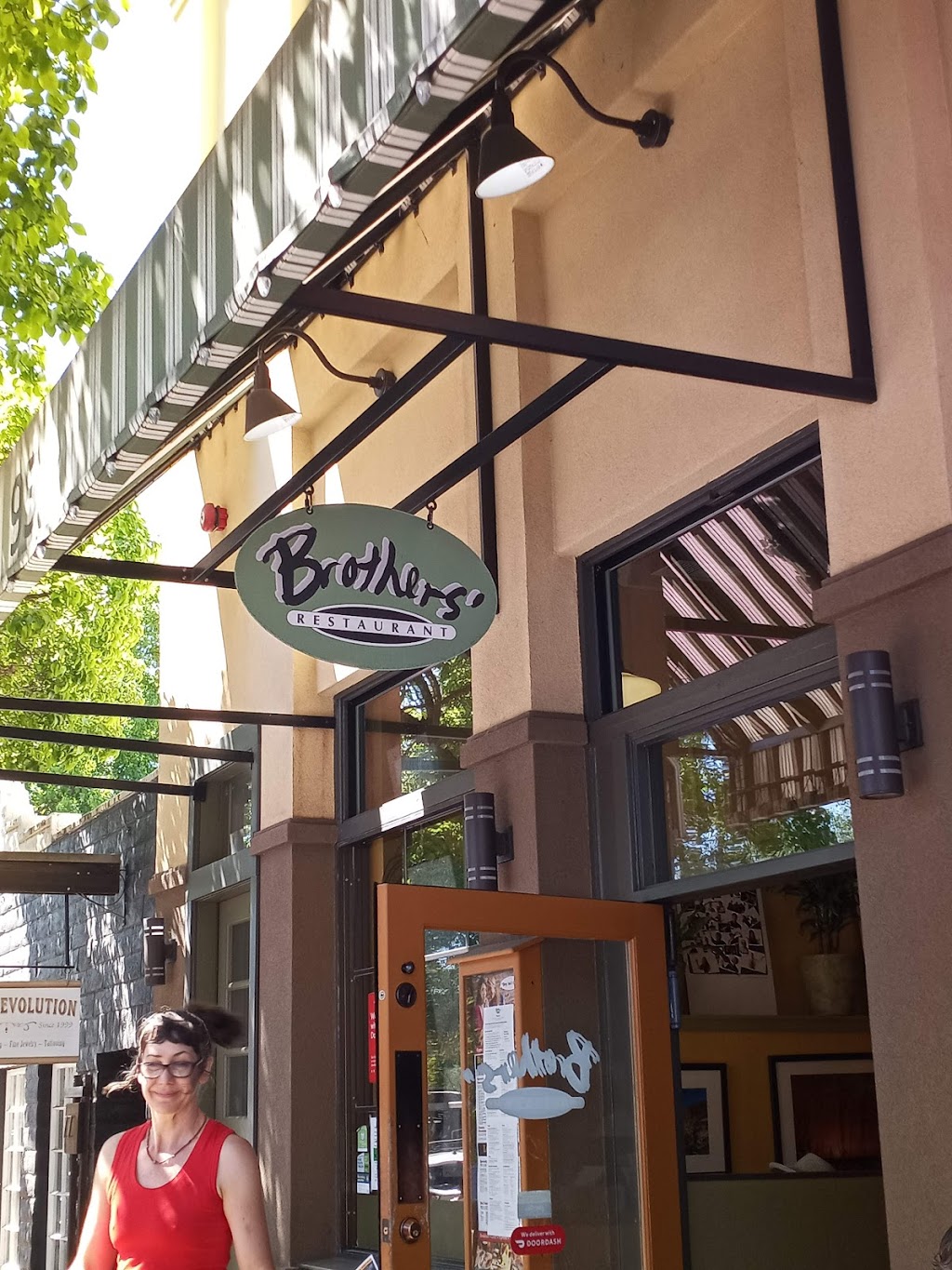 Brothers Restaurant | restaurant | 95 N Main St, Ashland, OR 97520, USA | 5414829671 OR +1 541-482-9671