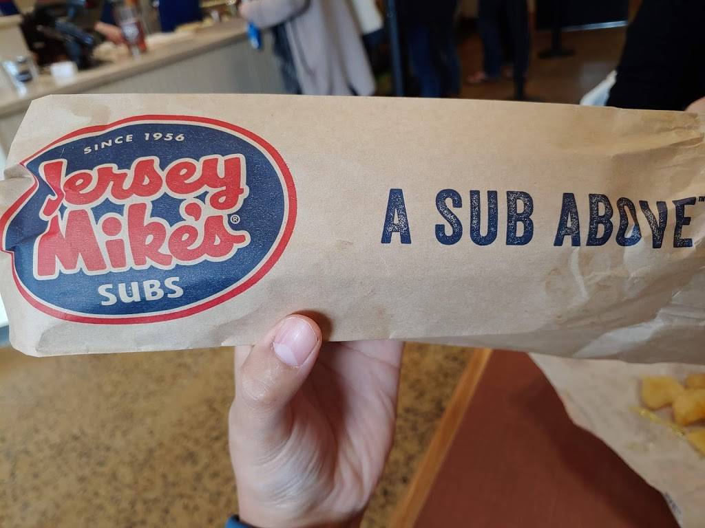 Jersey Mikes Subs | restaurant | 2151 Lemoine Ave, Fort Lee, NJ 07024, USA | 2012921987 OR +1 201-292-1987