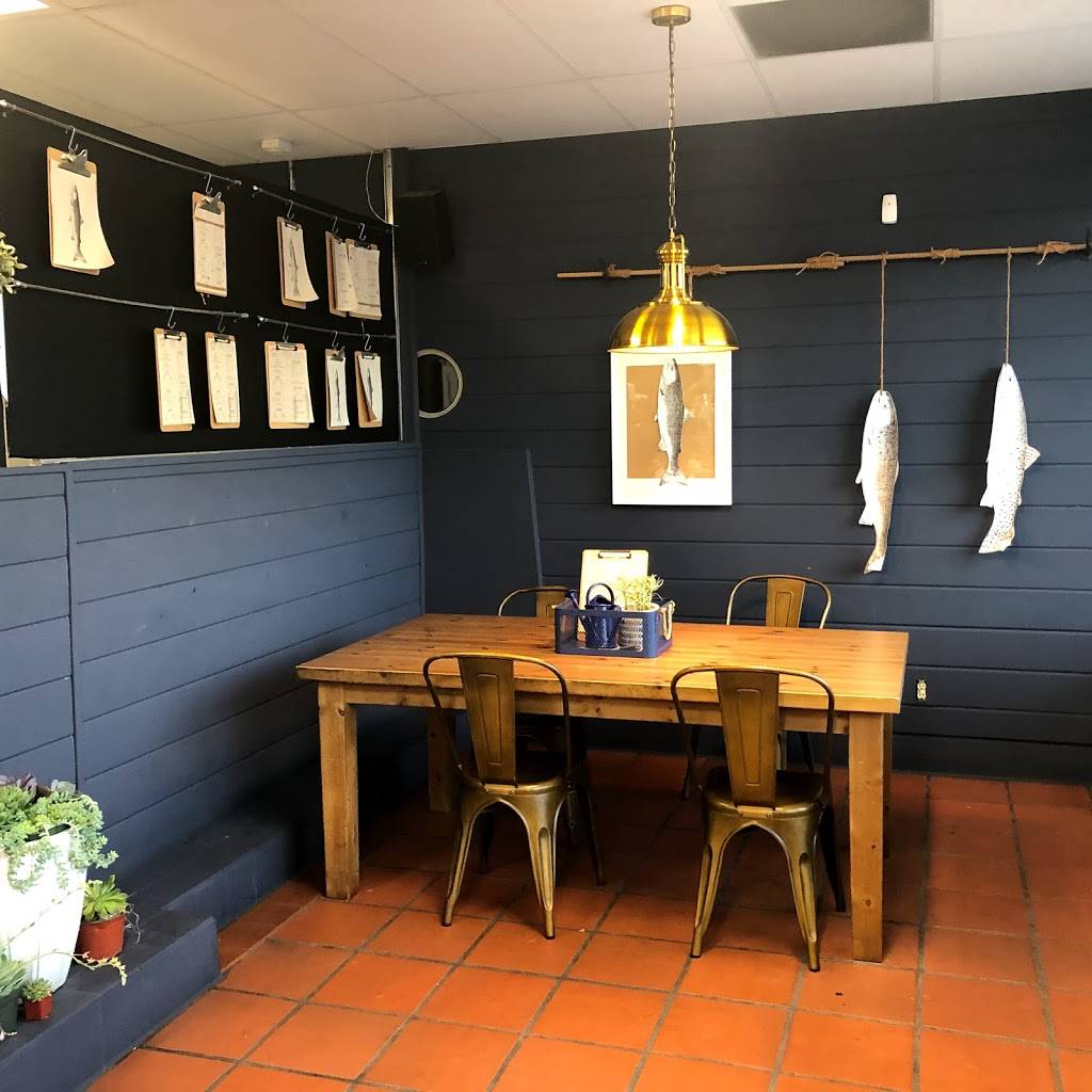 Collins Fish Market | meal takeaway | 4873 W Adams Blvd, Los Angeles, CA 90016, USA | 3237326155 OR +1 323-732-6155