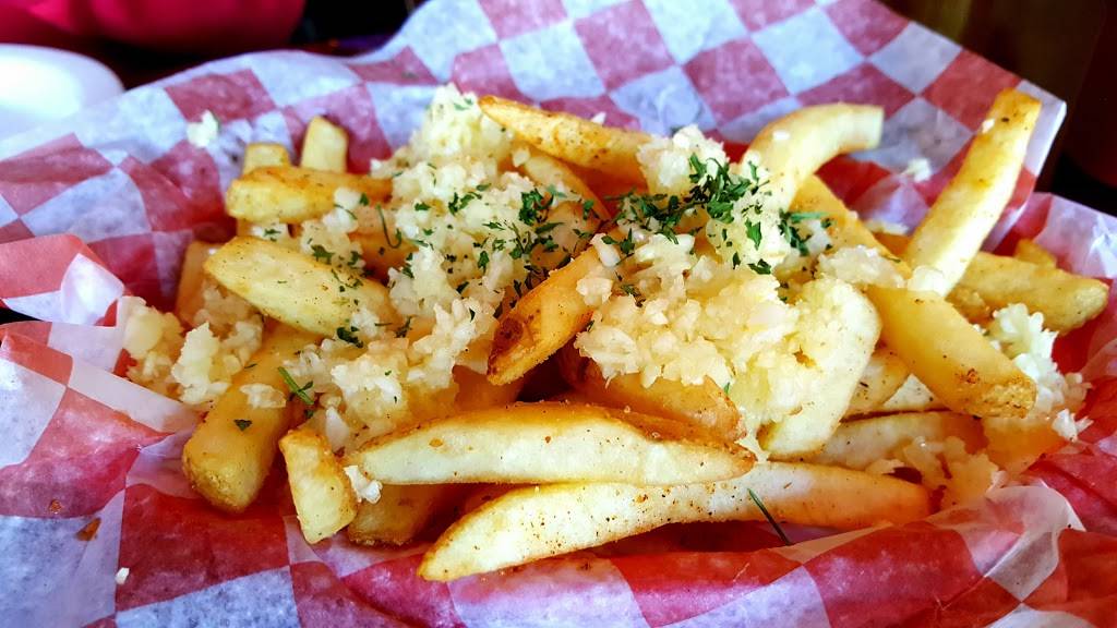 The Rainier Bar & Grill | restaurant | 1623 Cole St, Enumclaw, WA 98022, USA | 3608256363 OR +1 360-825-6363