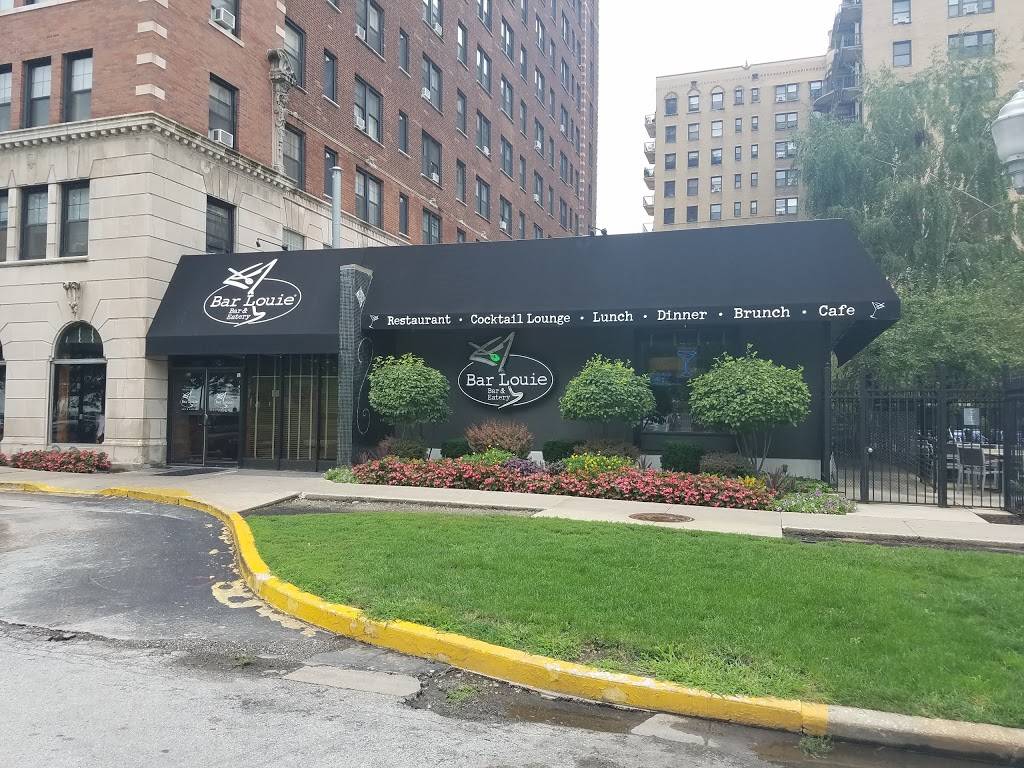 Bar Louie | night club | 5500 S Shore Dr, Chicago, IL 60637, USA | 7733635300 OR +1 773-363-5300