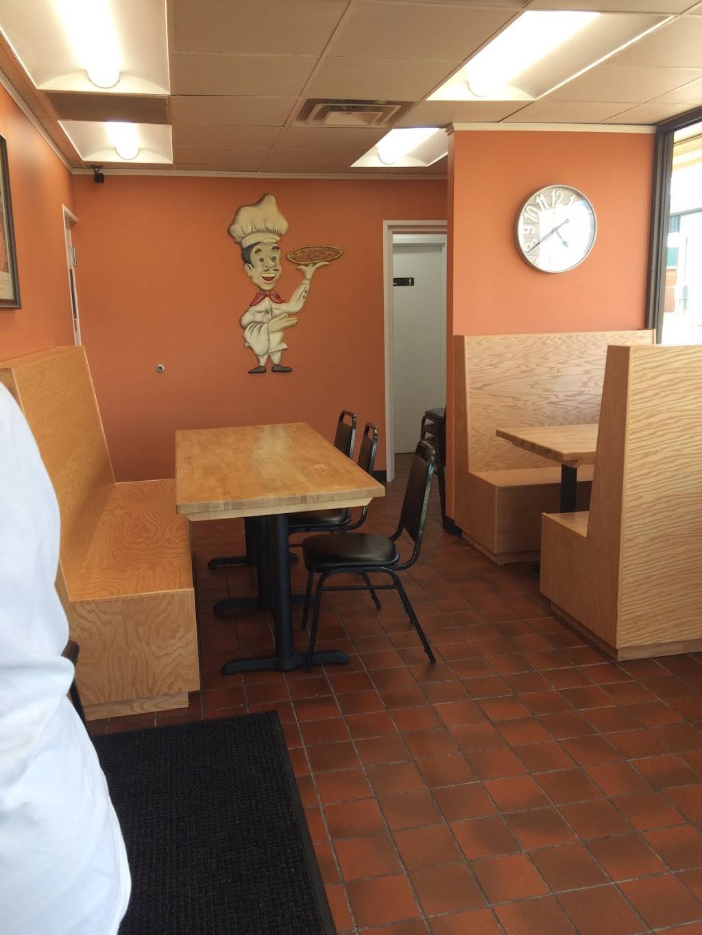 Del Carmens Pizza | restaurant | 2855 N Water St, Decatur, IL 62526, USA | 2173307485 OR +1 217-330-7485