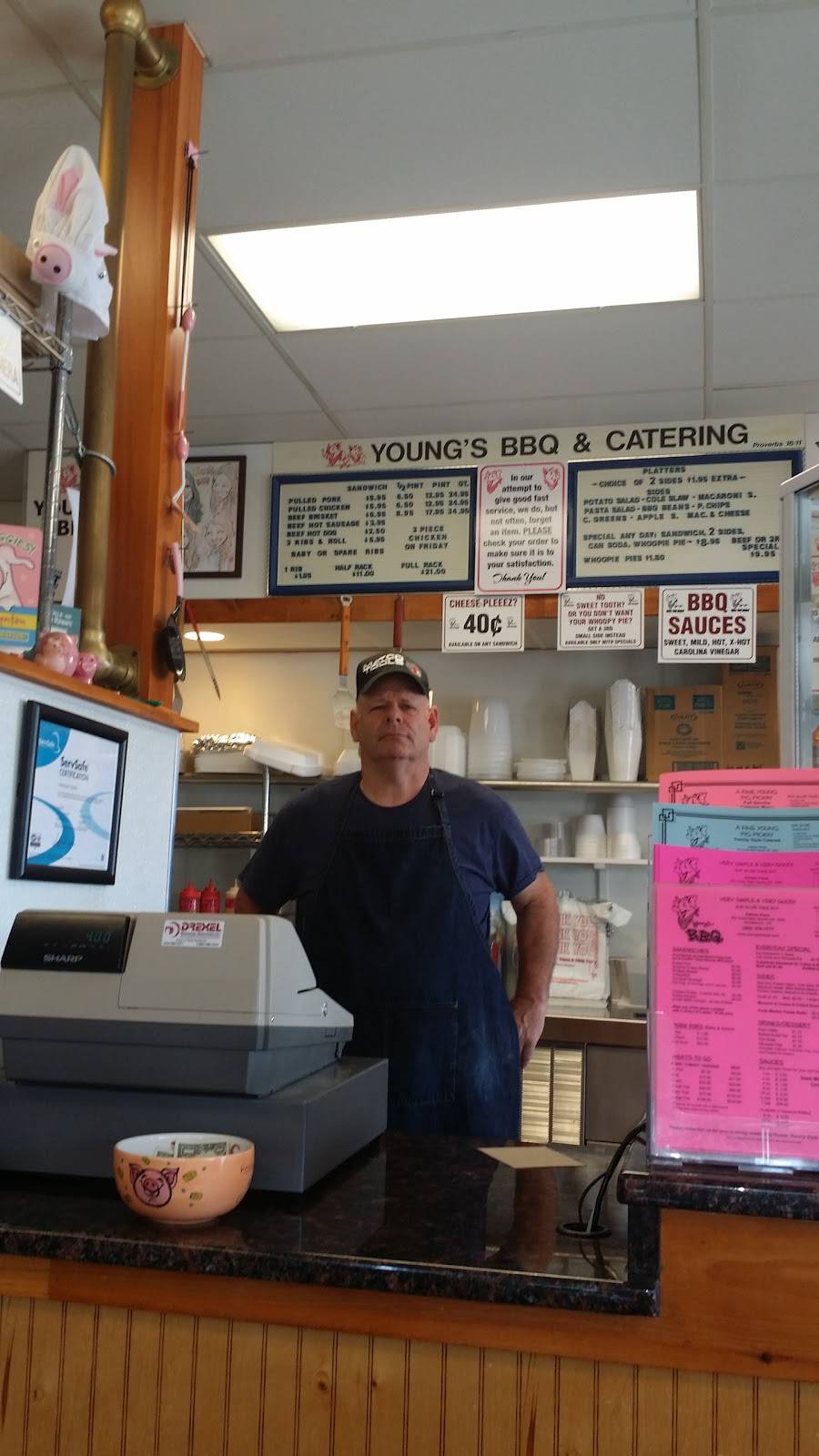 Youngs Barbecue | restaurant | 401 E Main St, Middletown, DE 19709, USA | 3023761777 OR +1 302-376-1777