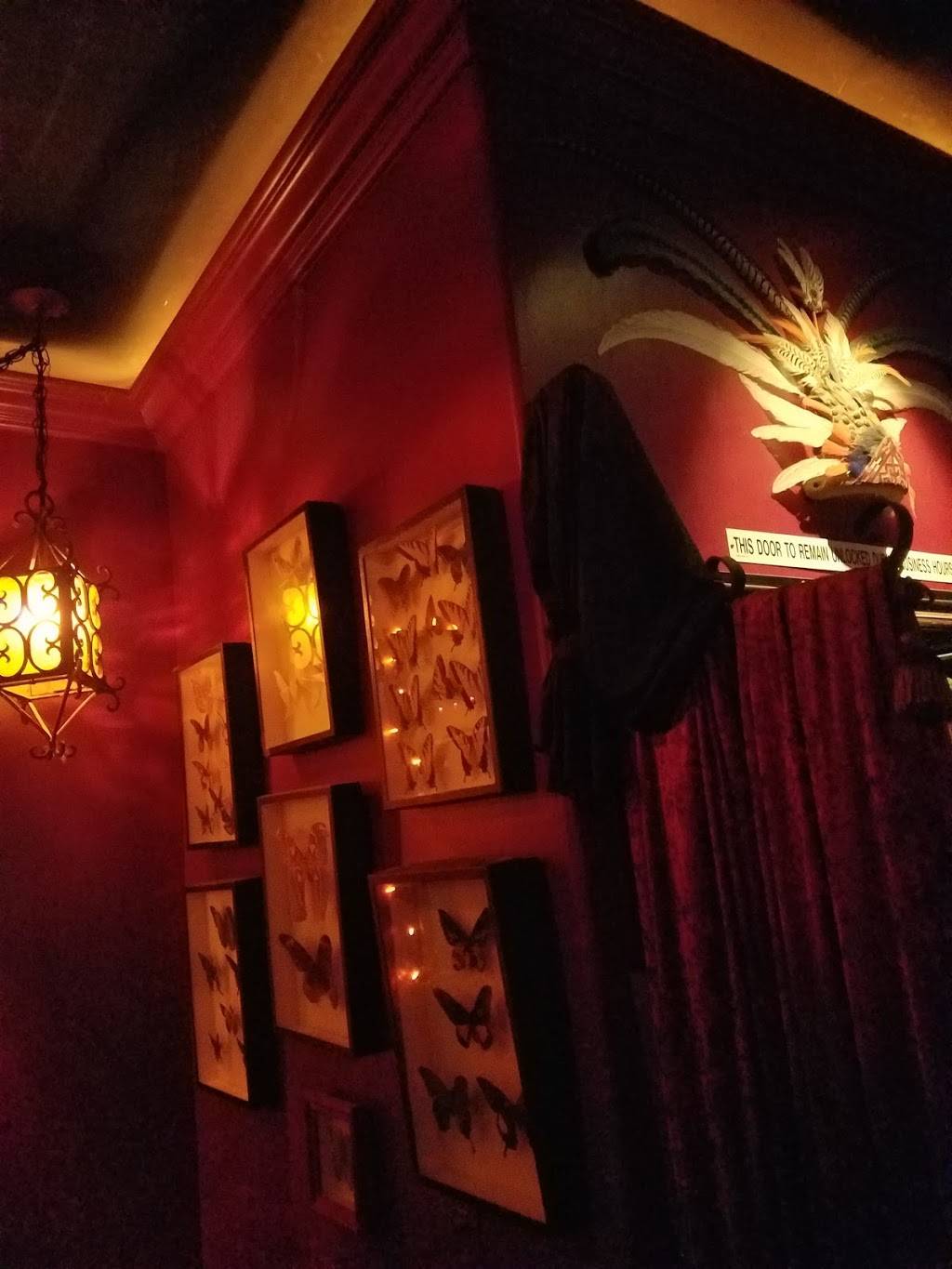 Red Door | restaurant | 10057 Riverside Dr, Toluca Lake, CA 91602, USA | 8182773884 OR +1 818-277-3884