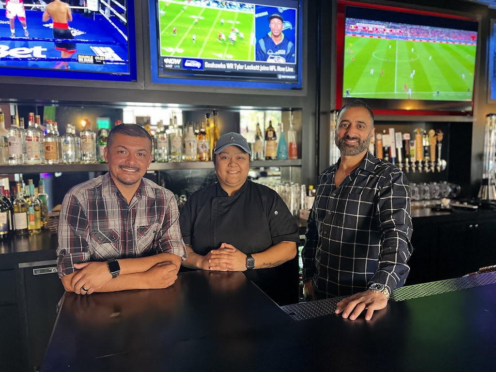 Central Station Bar and Grill | restaurant | 10 E Main St, Turlock, CA 95380, USA | 2096691010 OR +1 209-669-1010