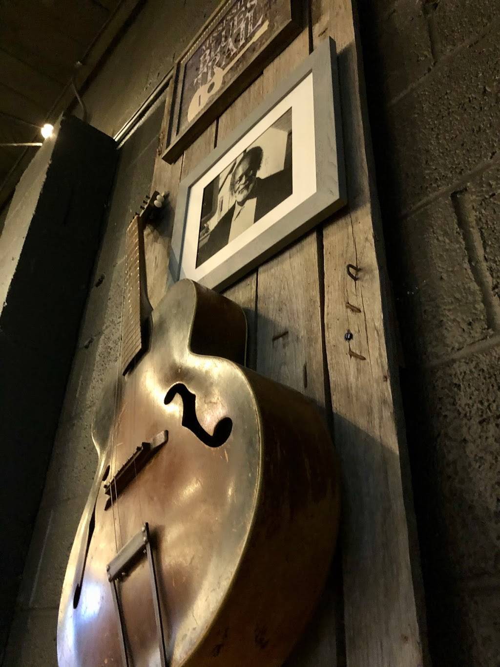 Rafters Music and Food - New Albany | restaurant | 704 W Bankhead St, New Albany, MS 38652, USA | 6625397400 OR +1 662-539-7400