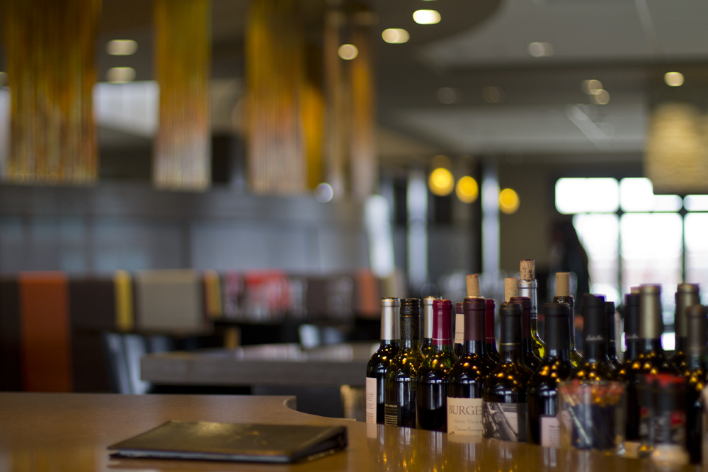 Cork Wine & Grille | restaurant | 5500 Cascade Rd SE, Grand Rapids, MI 49546, USA | 6169490570 OR +1 616-949-0570