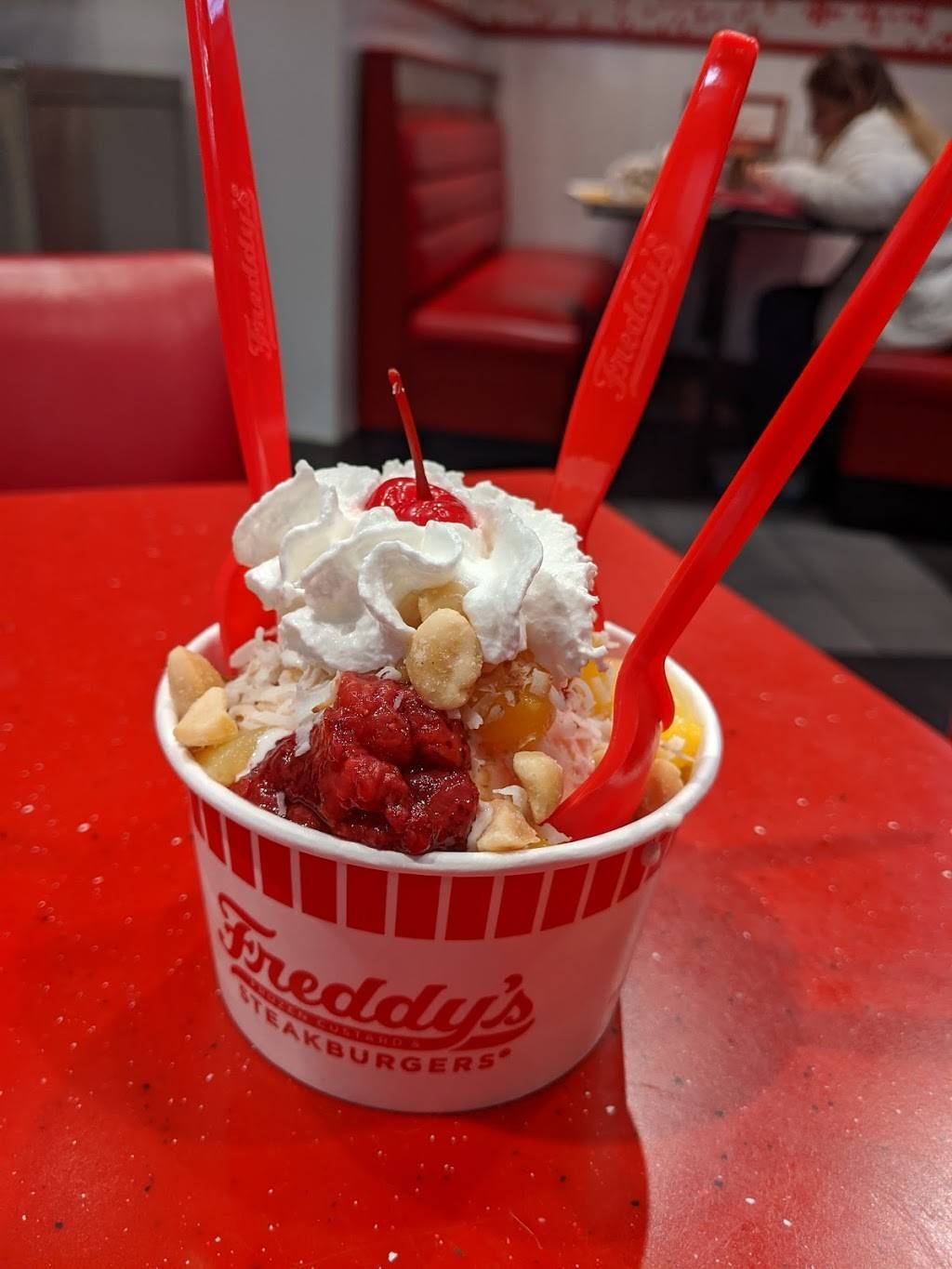 Freddys Frozen Custard & Steakburgers | restaurant | 2550 Central Ave SE #200, Albuquerque, NM 87106, USA | 5052688942 OR +1 505-268-8942