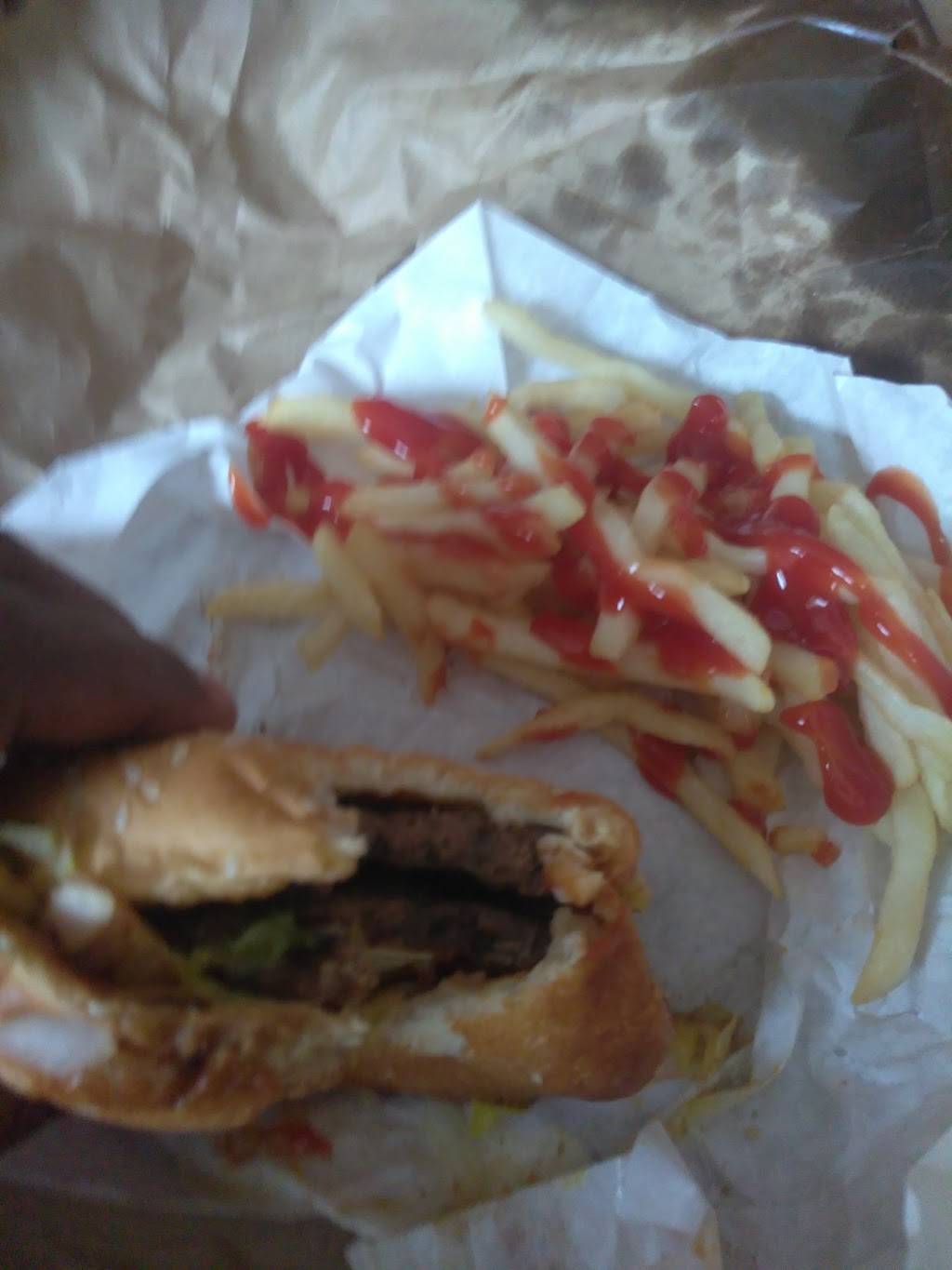 The Hut | restaurant | 3601 S California Ave, Chicago, IL 60632, USA | 7738470240 OR +1 773-847-0240