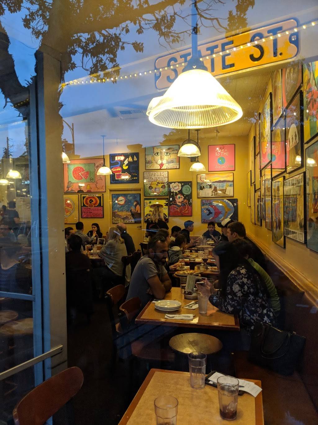 Barneys Gourmet Hamburgers | meal takeaway | 5819 College Ave, Oakland, CA 94618, USA | 5106010444 OR +1 510-601-0444