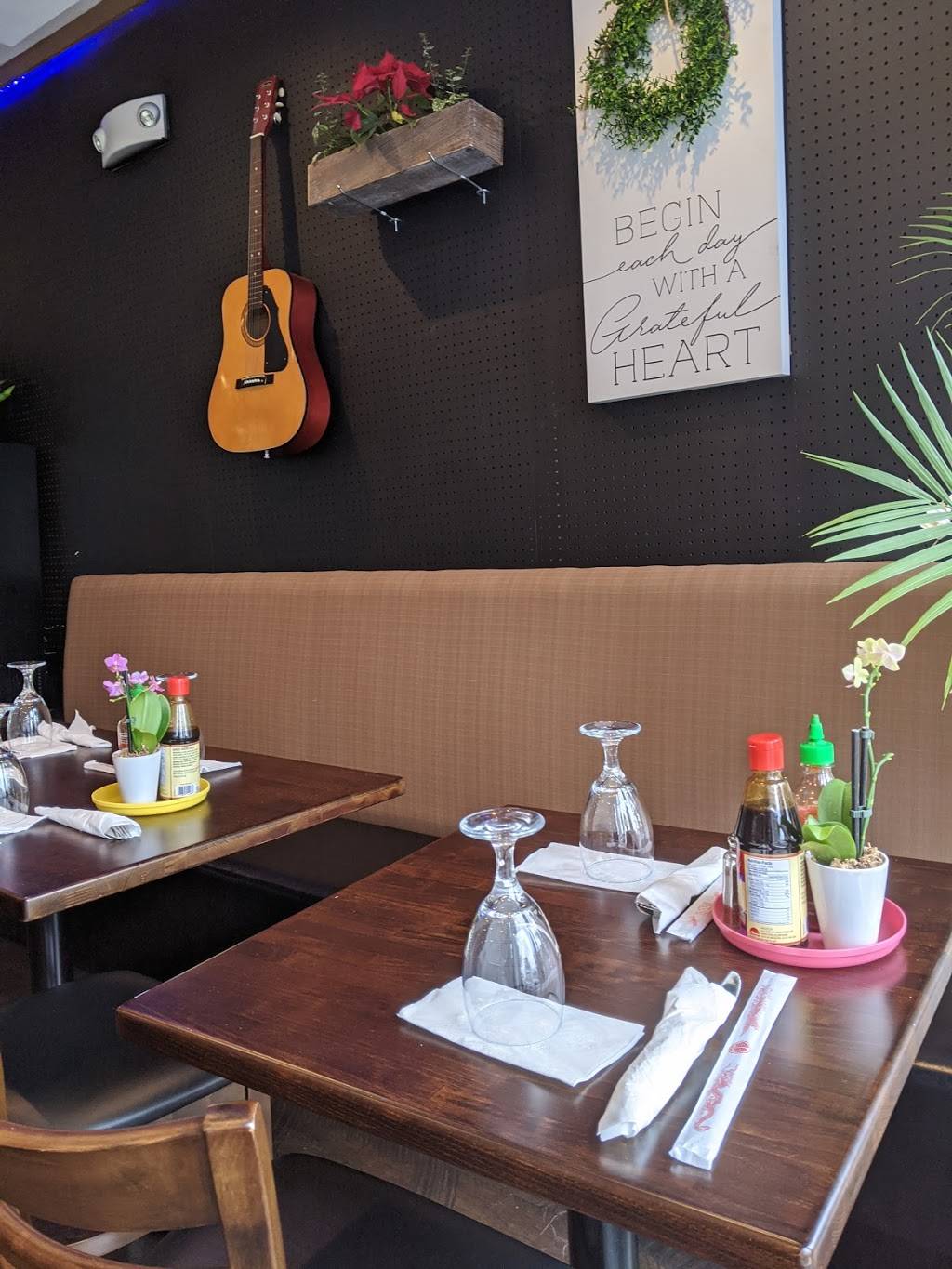 Hello Vietnam | restaurant | 722 N 2nd St, Philadelphia, PA 19123, USA | 2159222800 OR +1 215-922-2800