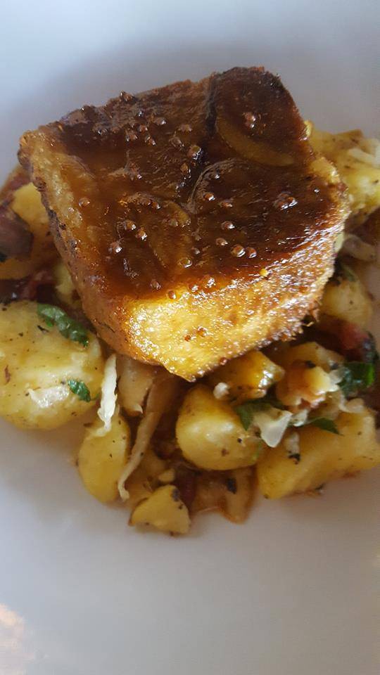 Jantzen Beach Bar & Grill | restaurant | Inside of the Red Lion on the River, 909 N Hayden Island Dr, Portland, OR 97217, USA | 5039784554 OR +1 503-978-4554