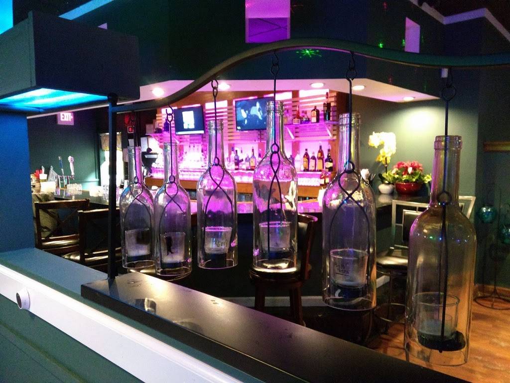 DMZ Restaurant & Bar | restaurant | 9353 N Milwaukee Ave, Niles, IL 60714, USA | 8476631920 OR +1 847-663-1920