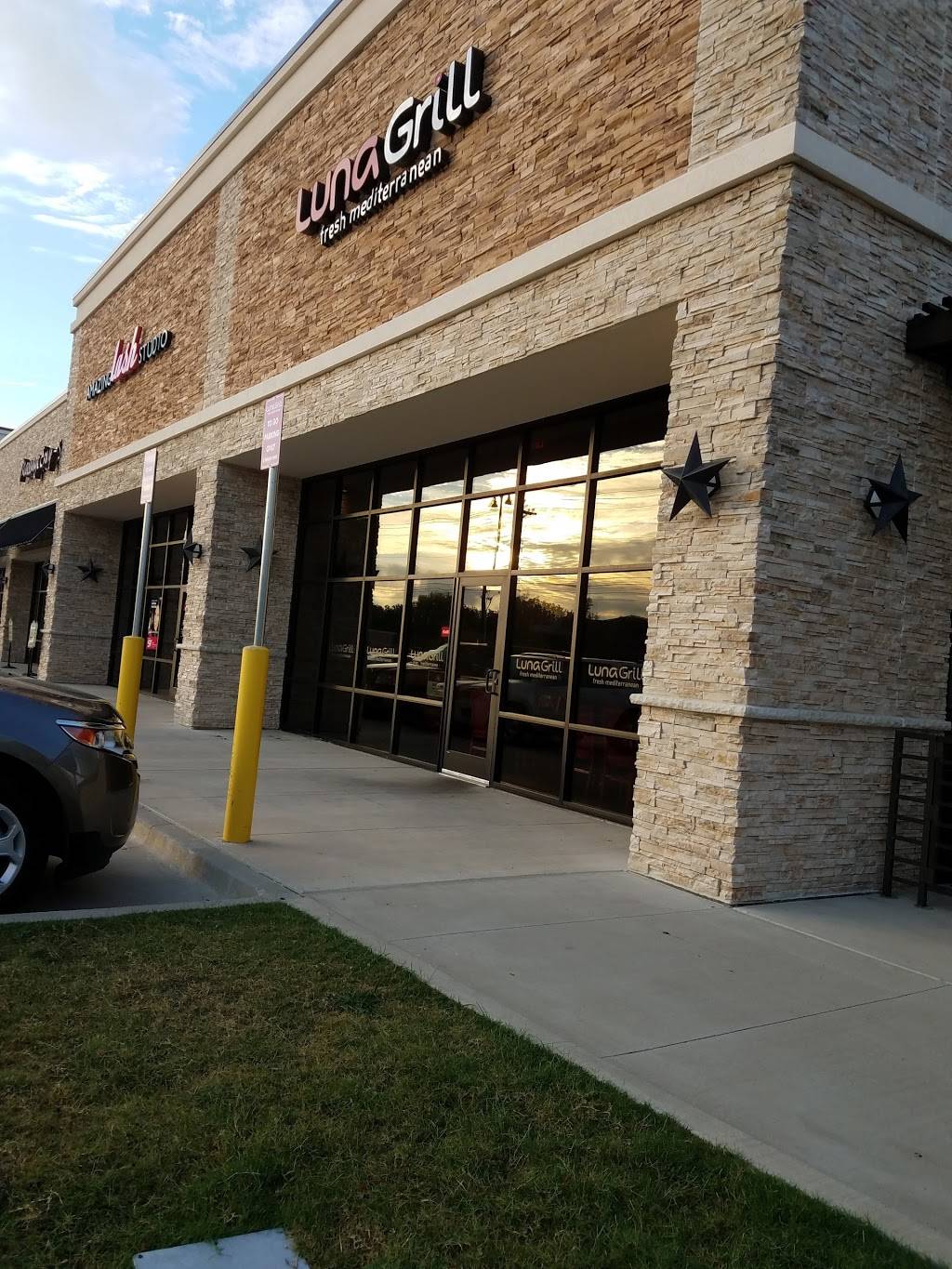 Luna Grill - Flower Mound | restaurant | 2500 Cross Timbers Rd #100, Flower Mound, TX 75028, USA | 9726915862 OR +1 972-691-5862