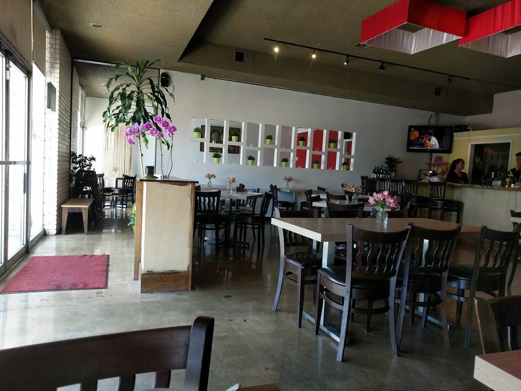 Narai Thai Cuisine | restaurant | 7611 Firestone Blvd, Downey, CA 90241, USA | 5629284632 OR +1 562-928-4632