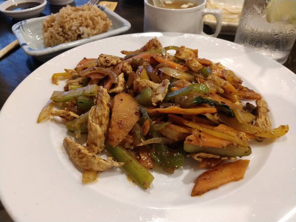 Harusaki | restaurant | 1449 University Dr # H, Burlington, NC 27215, USA | 3365868686 OR +1 336-586-8686