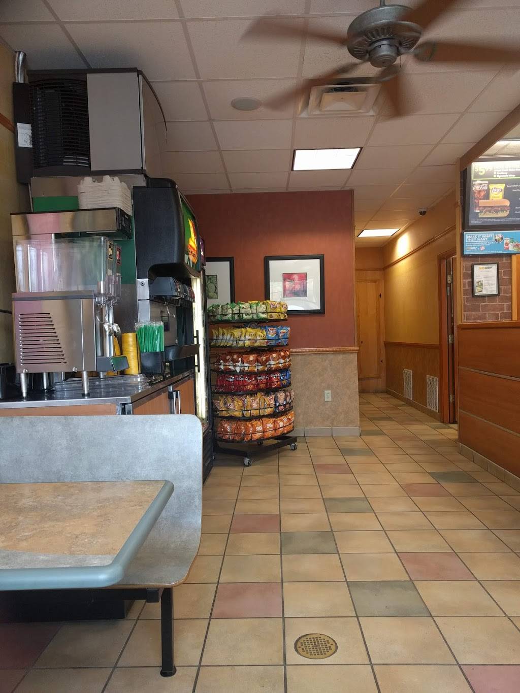 Subway | restaurant | 1025 Main Rd, Holden, ME 04429, USA | 2078430463 OR +1 207-843-0463