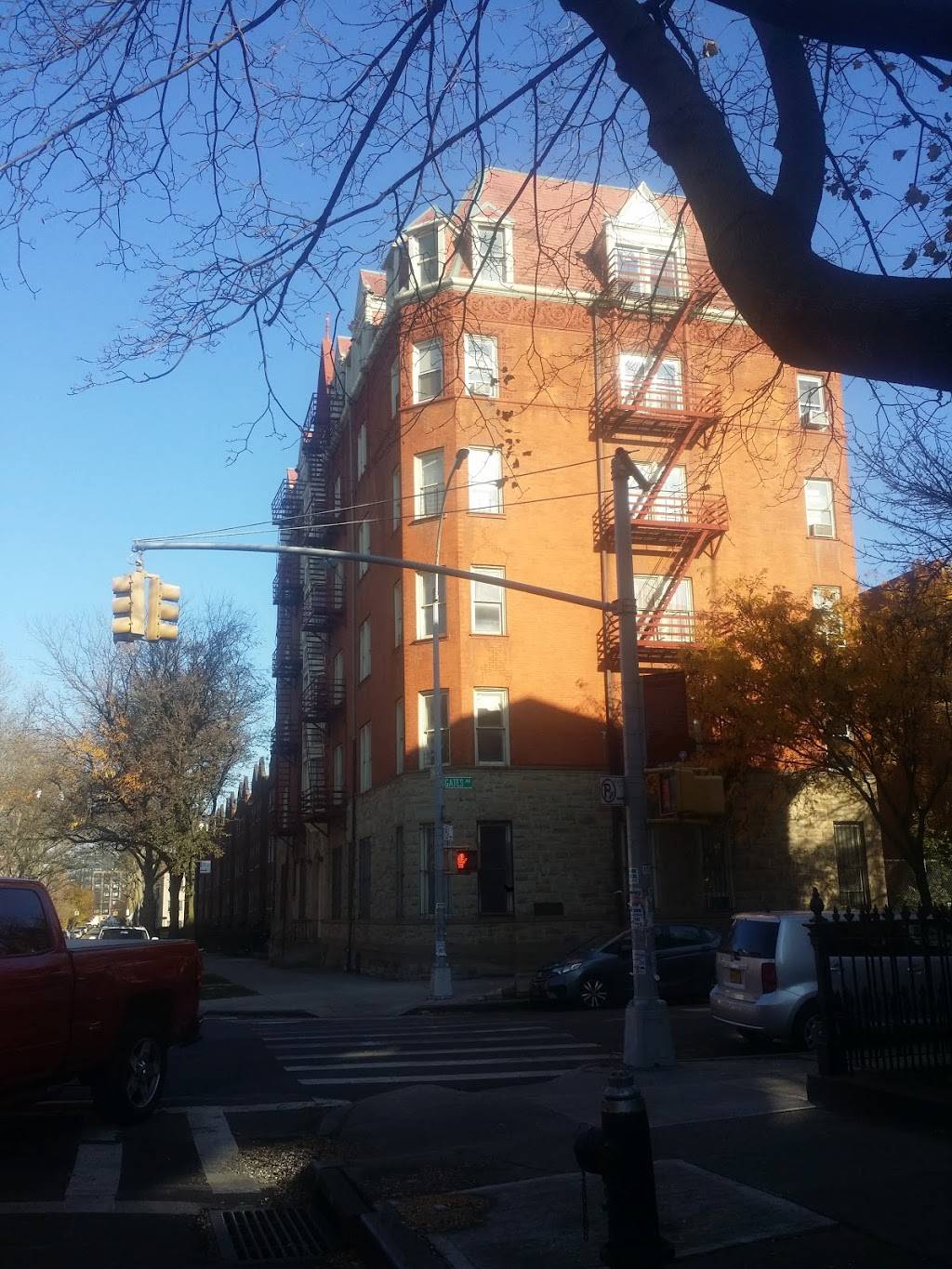 Cary Cooks Inc | restaurant | 70 Downing St, Brooklyn, NY 11238, USA | 7182303197 OR +1 718-230-3197