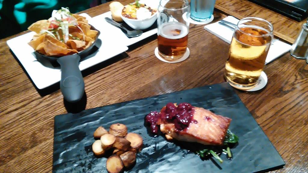 New England’s Tap House Grille | restaurant | 1292 Hooksett Rd, Hooksett, NH 03106, USA | 6037825137 OR +1 603-782-5137