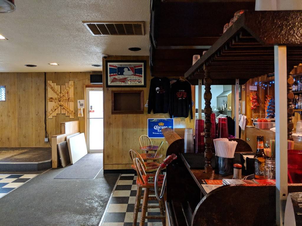 CrossRoads Bar & Grill | restaurant | 5957 N State Rd, St. Louis, MI 48880, USA | 9894638541 OR +1 989-463-8541