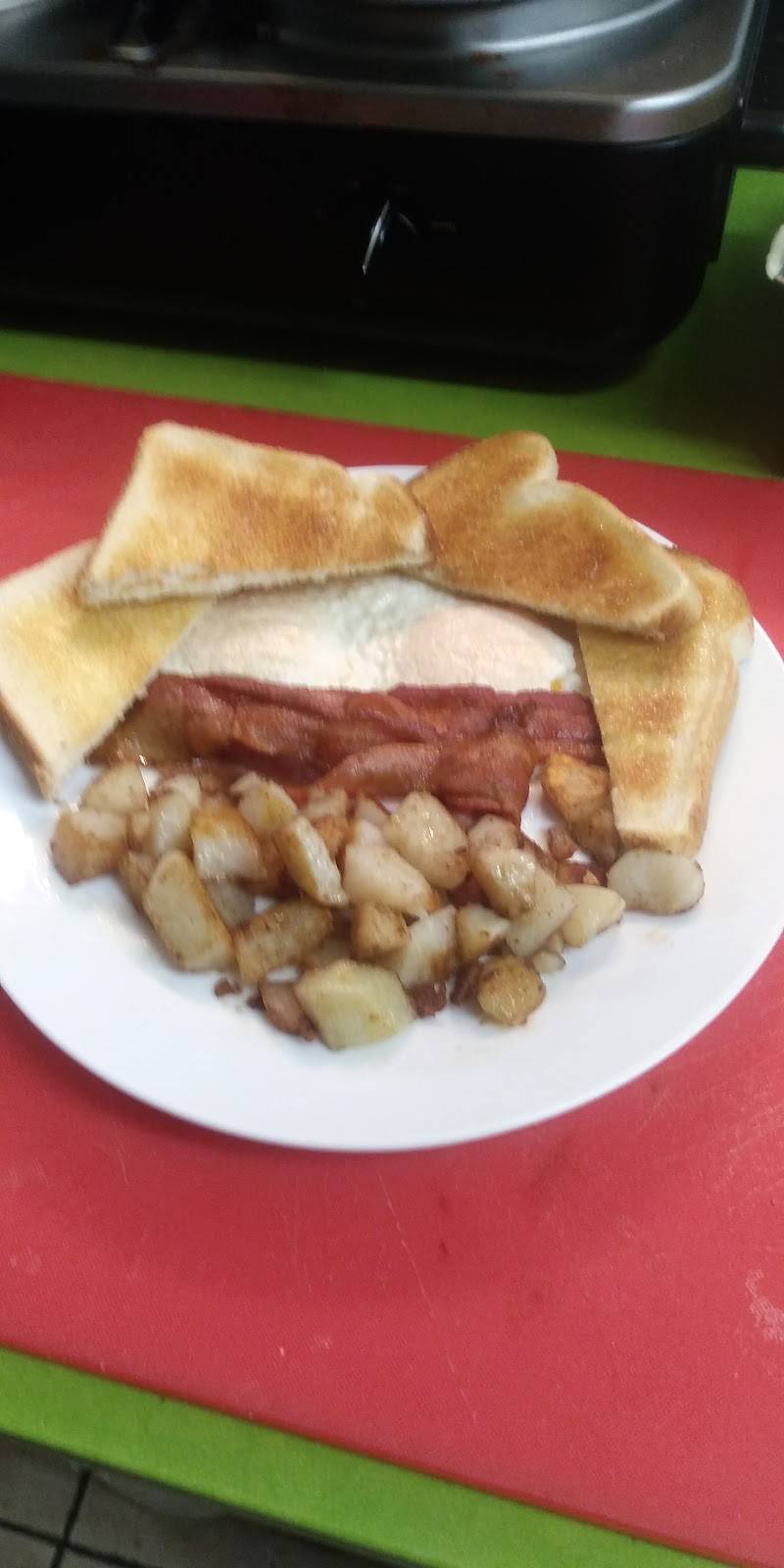 Beckys Hometown Cafe & Diner | restaurant | 4247 ON-7, Norwood, ON K0L 2V0, Canada | 7056608667 OR +1 705-660-8667