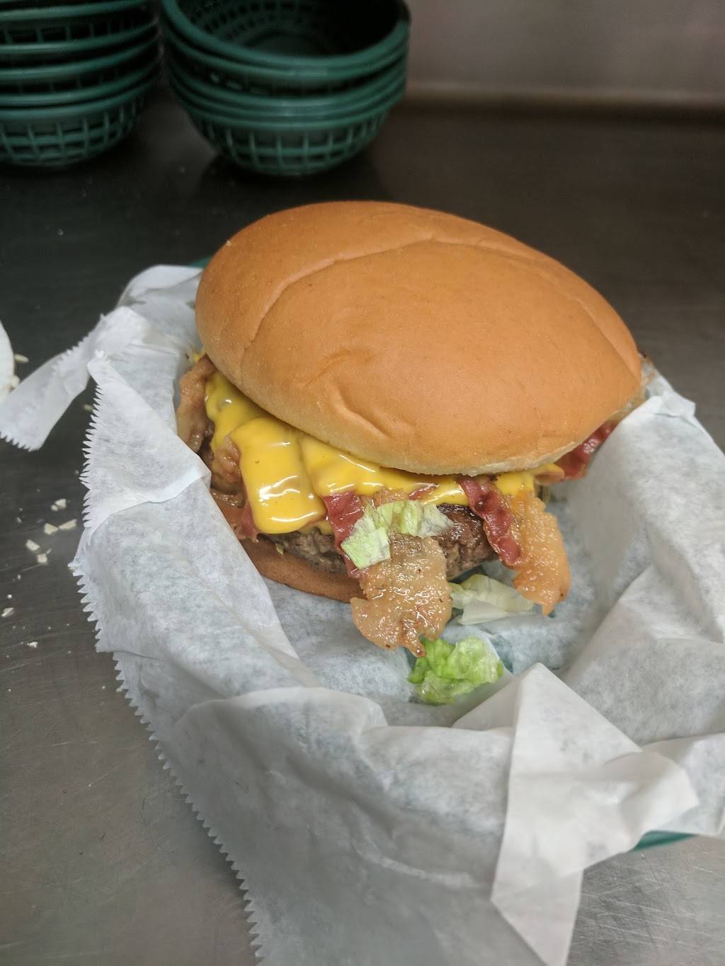 Ludys | restaurant | 9828 US-150, Edwards, IL 61528, USA | 3096926446 OR +1 309-692-6446