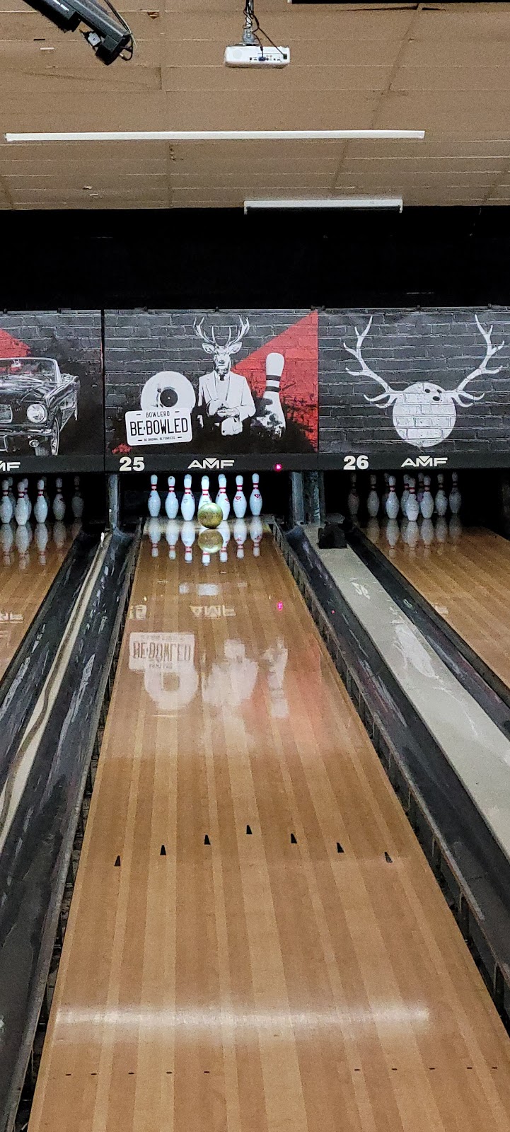 Bowlero Pittsburgh | restaurant | 2440 Noblestown Rd, Pittsburgh, PA 15205, USA | 4129224622 OR +1 412-922-4622