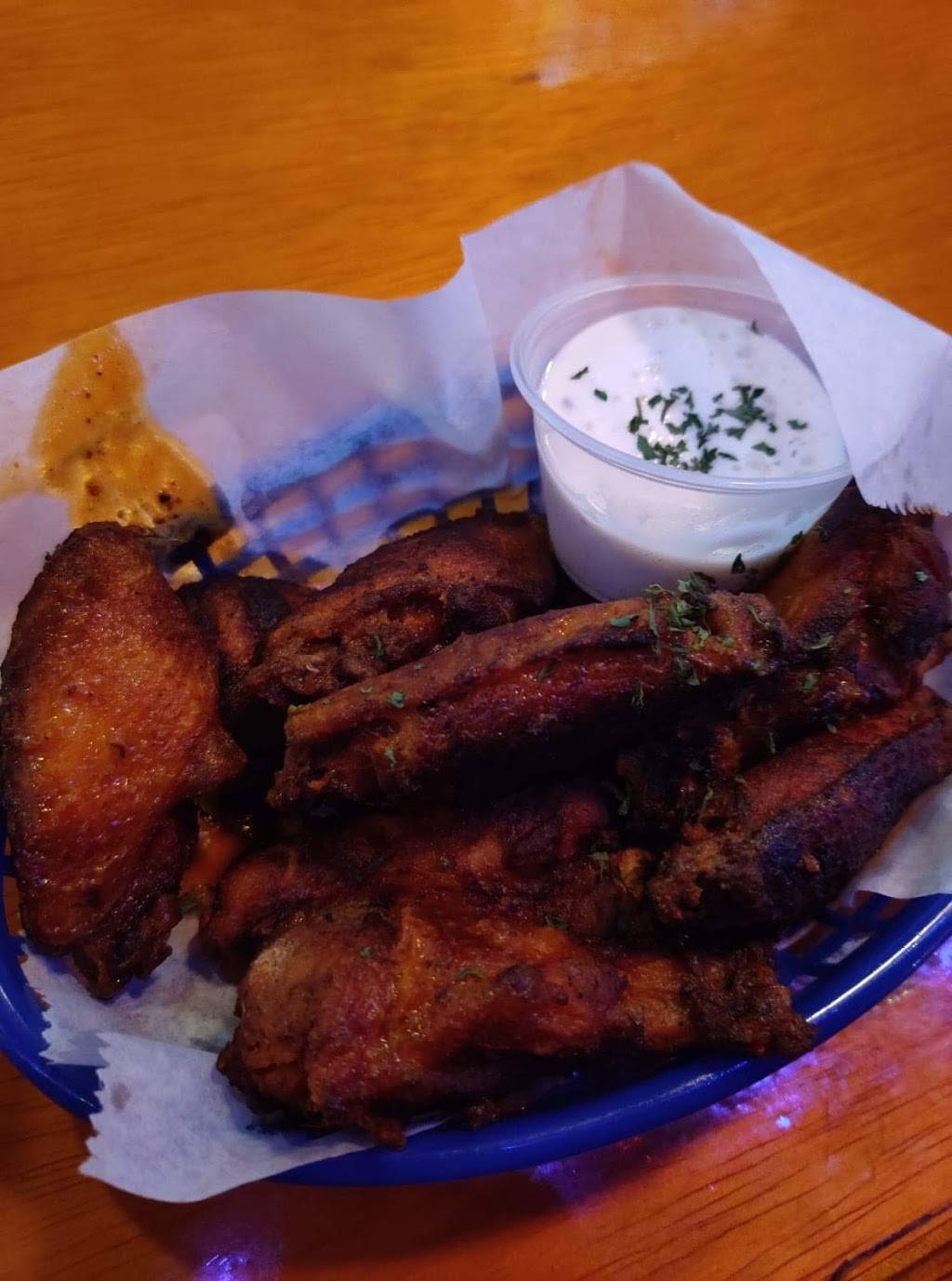 StingRays Bar & Grill | restaurant | 3112 FL-60 East, Valrico, FL 33594, USA | 8132785961 OR +1 813-278-5961