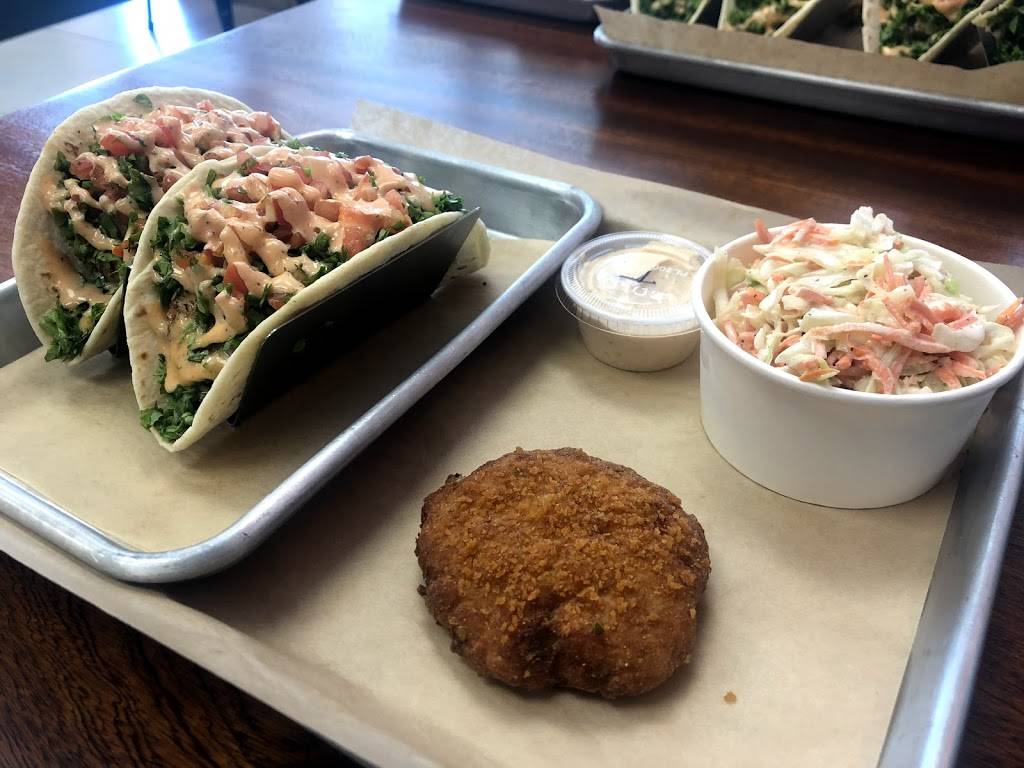 Half Moon Seafood Co. | restaurant | 11508 N 56th St, Temple Terrace, FL 33617, USA | 8134373474 OR +1 813-437-3474