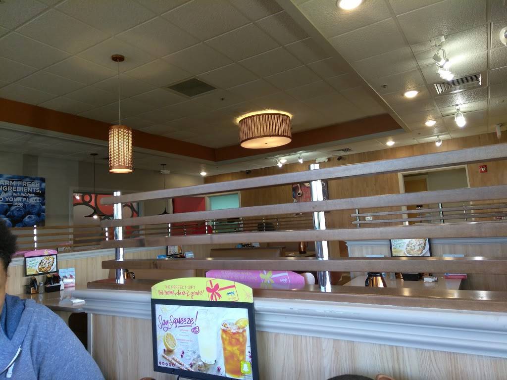 IHOP | bakery | 114 Plaza Dr, Vallejo, CA 94591, USA | 7076421566 OR +1 707-642-1566