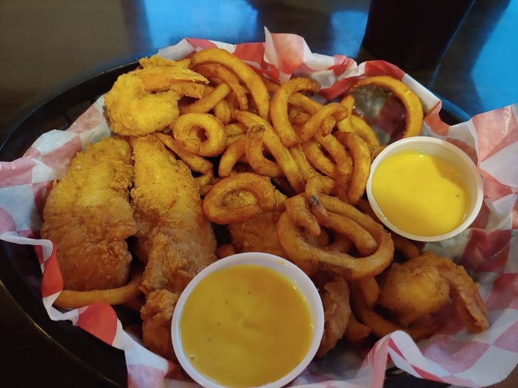 Johnnys Hook N Grill | restaurant | 13060 TN-28, Whitwell, TN 37397, USA | 4238154014 OR +1 423-815-4014