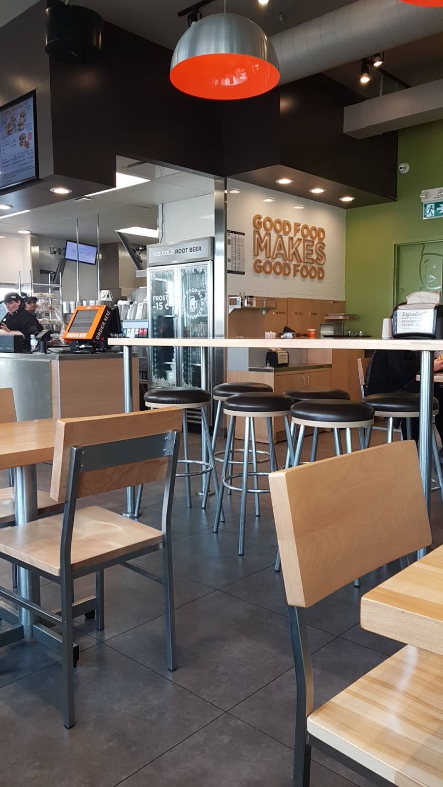 A&W Canada | restaurant | 843 Tower St S, Fergus, ON N1M 2R2, Canada | 2263831665 OR +1 226-383-1665