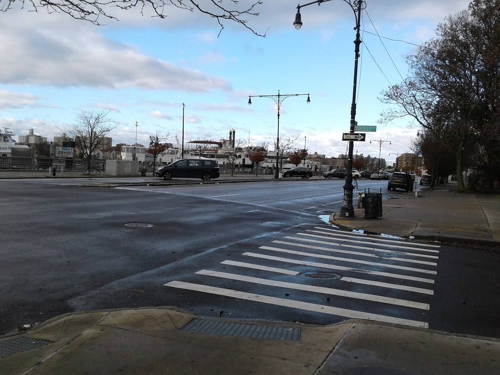 Emmons Bagels | bakery | 2253 Emmons Ave, Brooklyn, NY 11235, USA | 7189347665 OR +1 718-934-7665