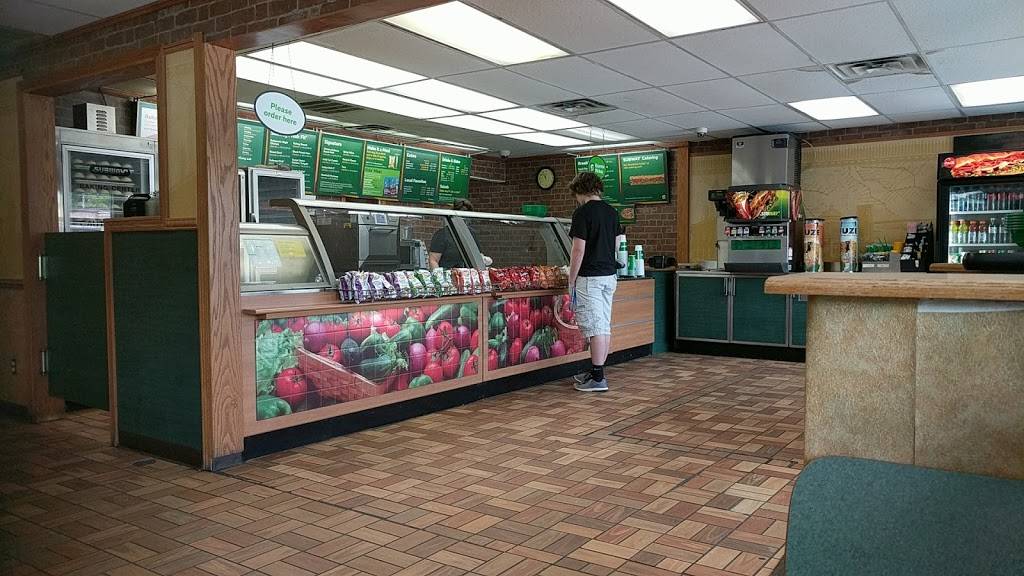 Subway | restaurant | 127 North St, Lucasville, OH 45648, USA | 7402593700 OR +1 740-259-3700