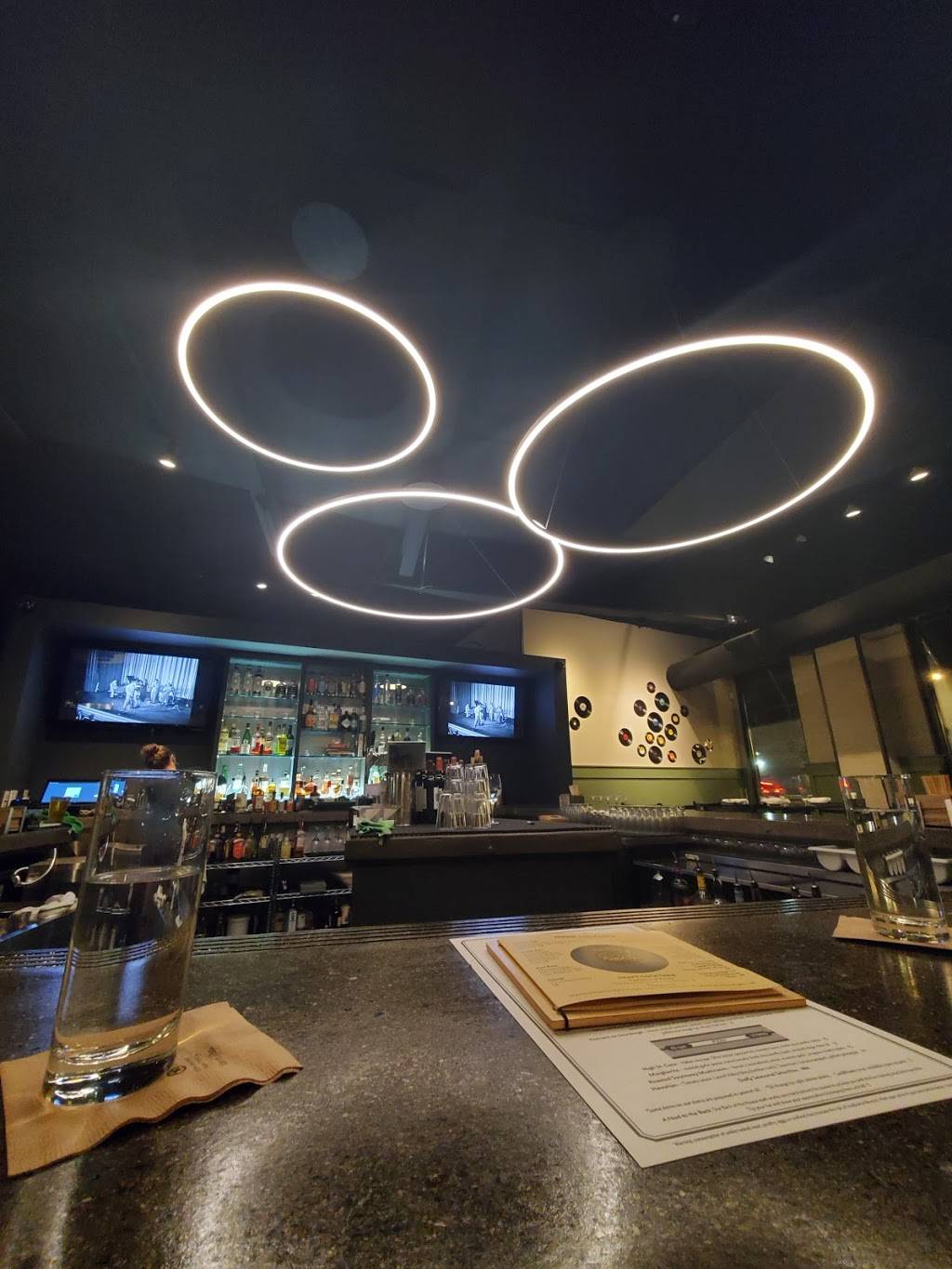 Natalies Music Hall & Kitchen | restaurant | 945 King Ave, Columbus, OH 43212, USA | 6144362625 OR +1 614-436-2625