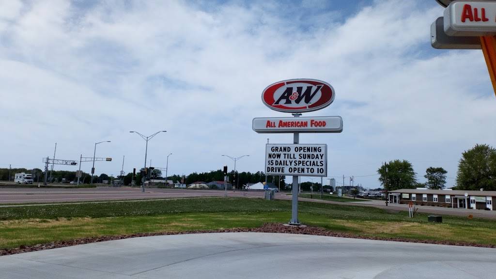 A&W Restaurant | restaurant | 804 S Pacific St, Spencer, WI 54479, USA | 7153681144 OR +1 715-368-1144
