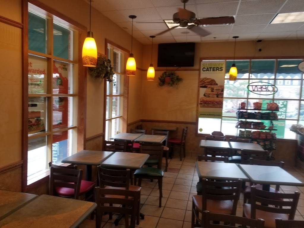 Subway | restaurant | 1070 Chinoe Rd, Lexington, KY 40502, USA | 8592660876 OR +1 859-266-0876