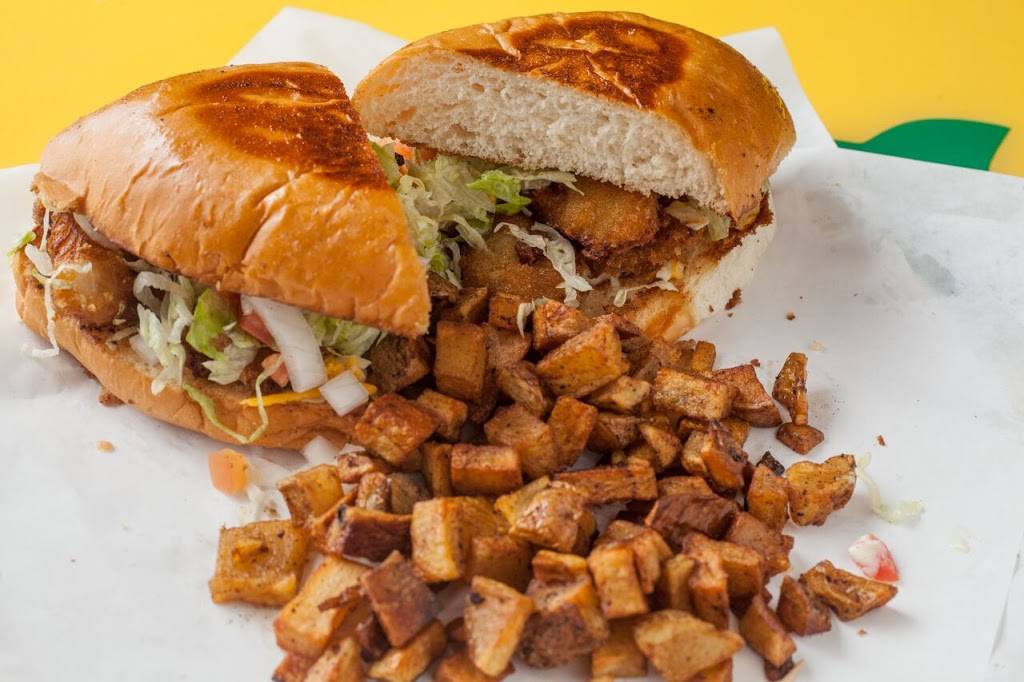 Fuzzy’s Taco Shop | meal takeaway | 302 West Port Plaza Drive Maryland Heights, St. Louis, MO 63146, USA | 3148788226 OR +1 314-878-8226