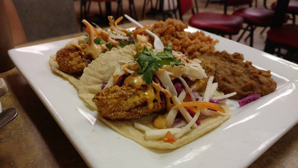 El Rodeo Seafood and Taqueria | restaurant | 9775 Culebra Rd, San Antonio, TX 78251, USA | 2106471790 OR +1 210-647-1790