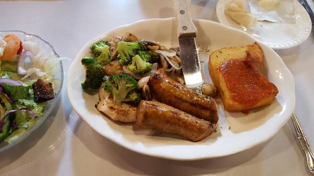 Skyline Restaurant & Banquet | restaurant | 106 Ella Grasso Turnpike, Windsor Locks, CT 06096, USA | 8606239296 OR +1 860-623-9296