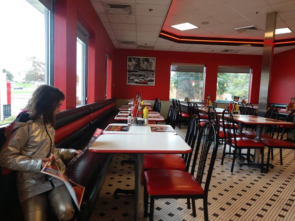 Steak n Shake | restaurant | 1520 Ogden Ave, Downers Grove, IL 60515, USA | 6309631175 OR +1 630-963-1175